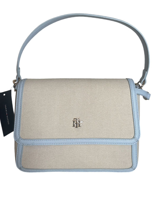Bolso Tommy Hilfiger Original Beige con Azul Cielo – Crossbody Elegante